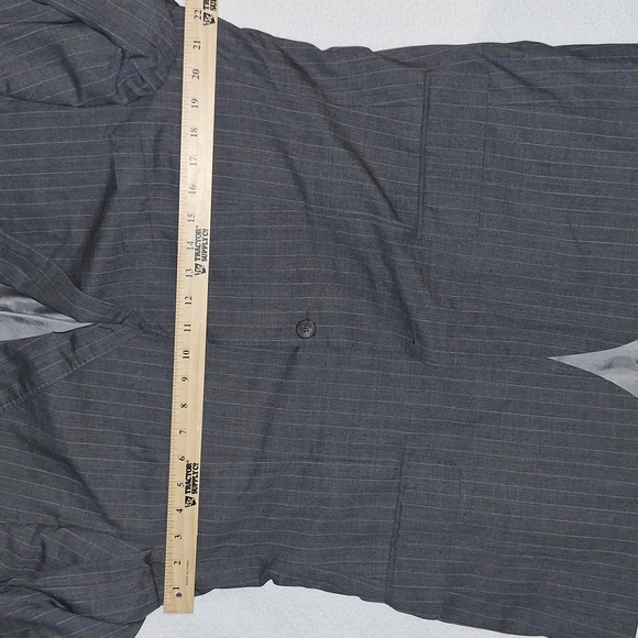 👨 Hugo Boss suit jacket/blazer/sports coat. Gray w/ blue pinstripes. Wool/silk. - Picture 5 of 15